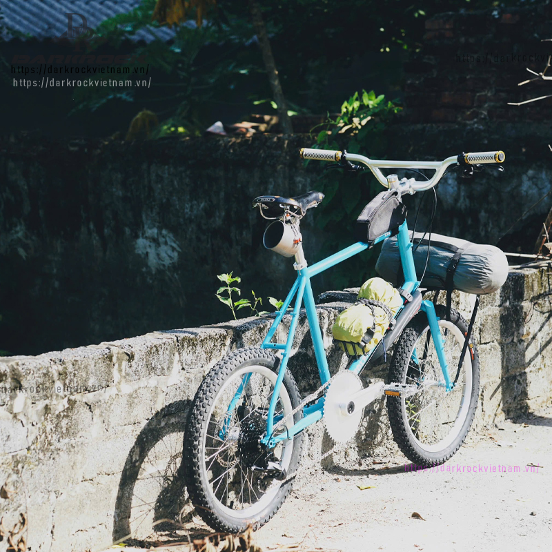 Wolfic Alpha Blue Size 46 Bike Packing